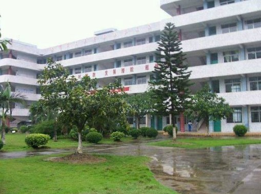 廣州增城區(qū)荔城街大鵬中學(xué)