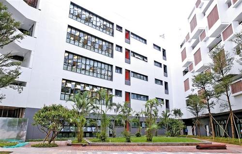 深圳市龍華高級中學(xué)