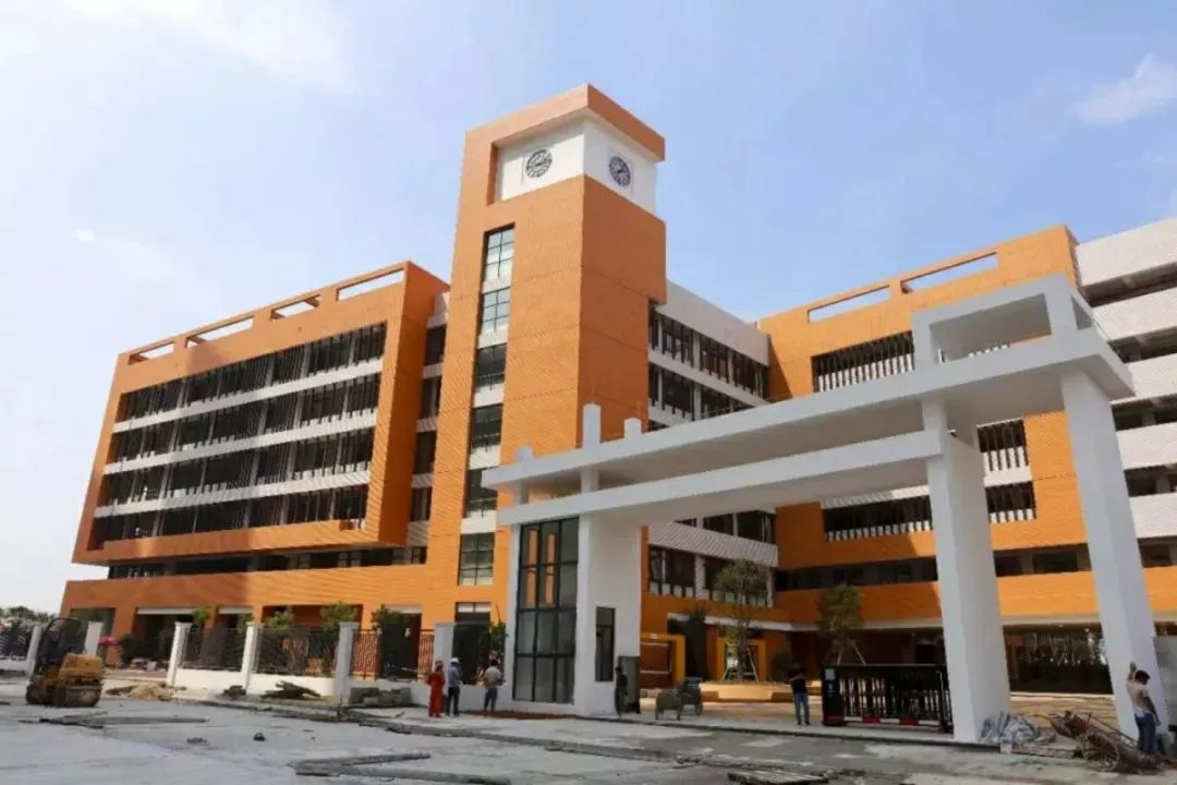 光明區(qū)第二中學