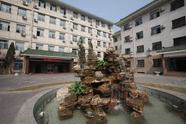 北京市第一四二中學(xué)