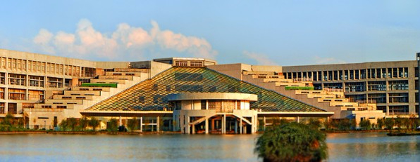 南昌江西科技學(xué)院