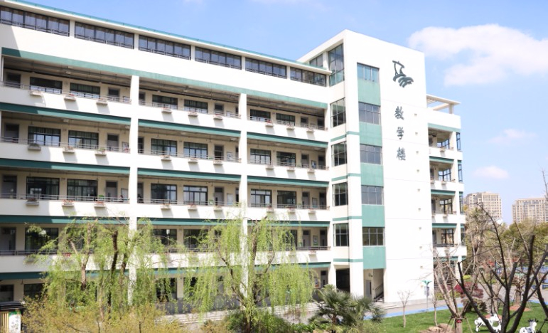 上海市風(fēng)華初級中學(xué)