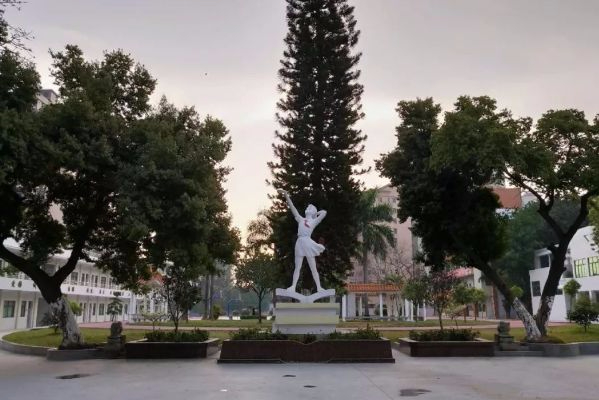 東莞長安培英初級中學