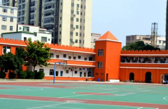 廣州花都區(qū)新英才學(xué)校