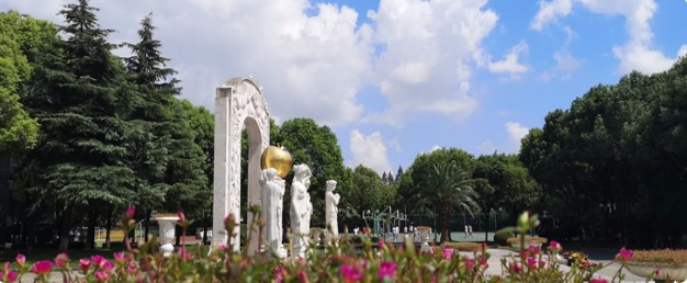 上海市民辦金蘋果學(xué)校