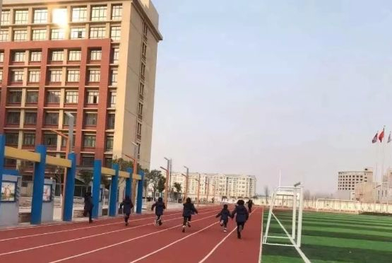 東莞博雅外國(guó)語(yǔ)學(xué)校(九年一貫制)