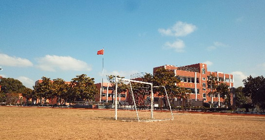 上海奉賢區(qū)塘外中學(xué)