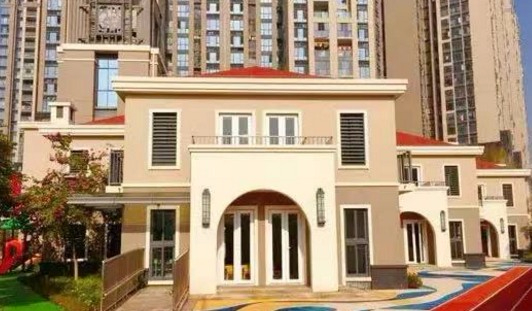 深圳市龍華區(qū)民治中學(xué)教育集團(tuán)綠景公館幼兒園