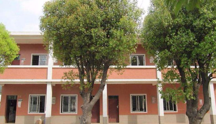 珠海六鄉(xiāng)初級(jí)中學(xué)